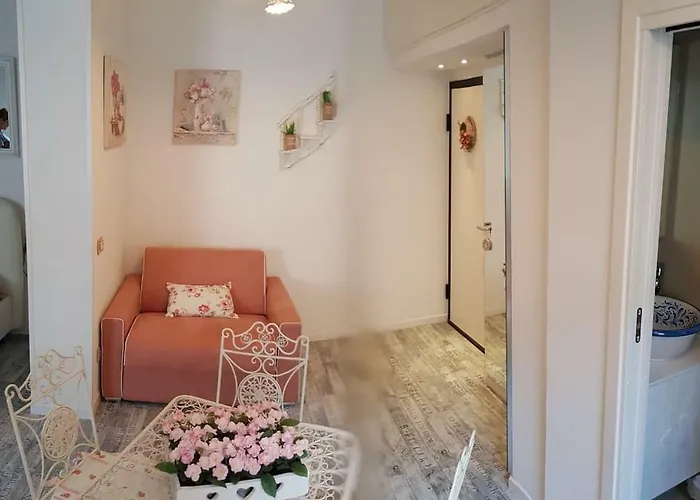 Apartment Casa Ornella Gioiellino In Centro Florence