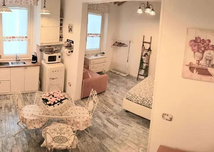 Apartment Casa Ornella Gioiellino In Centro Florence